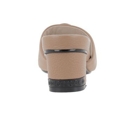 D. Melisa 37 Cammello