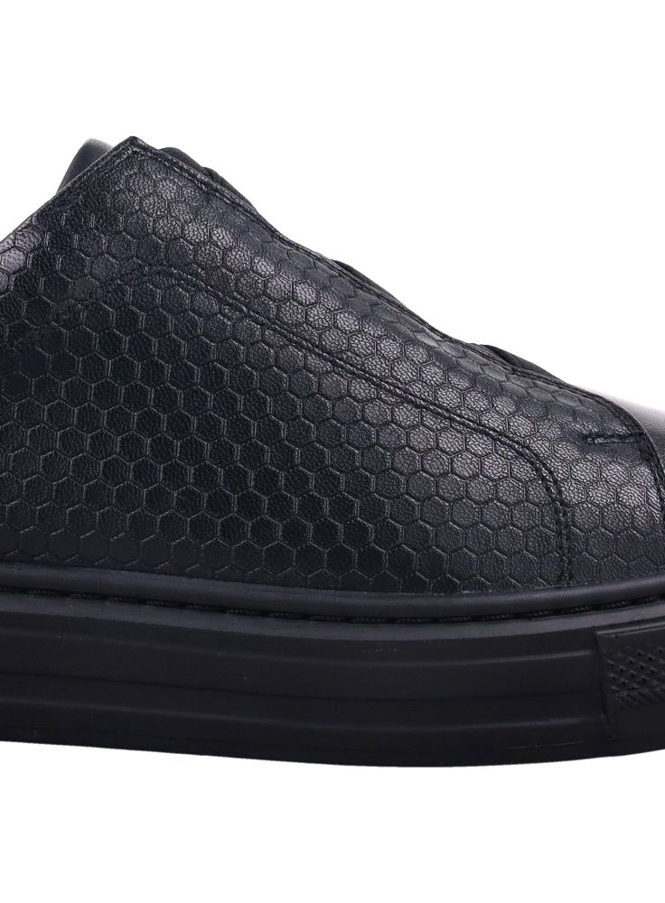 Ux.  Trend 34 Nero - Sneakers Pria Warna Hitam