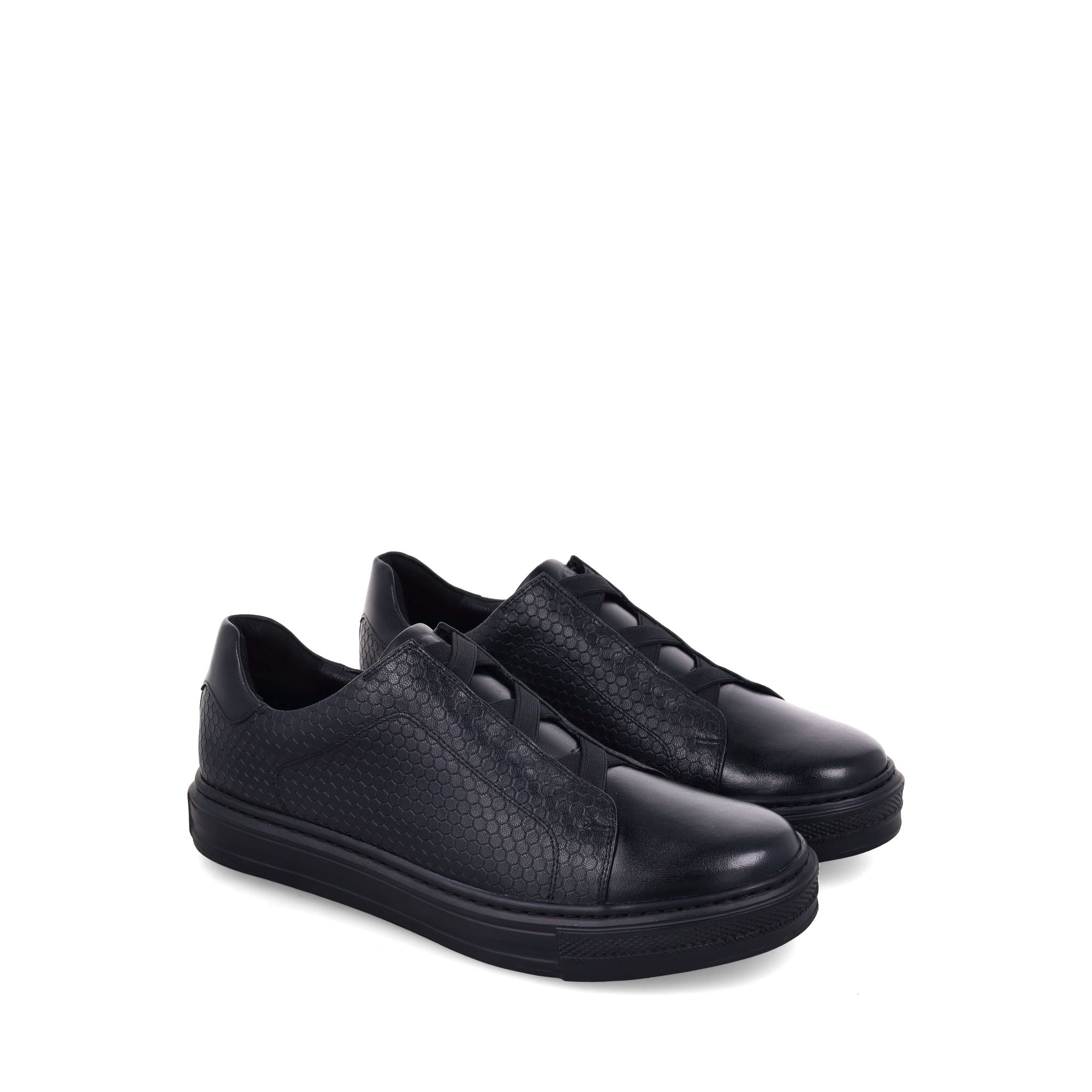 Ux.  Trend 34 Nero - Sneakers Pria Warna Hitam